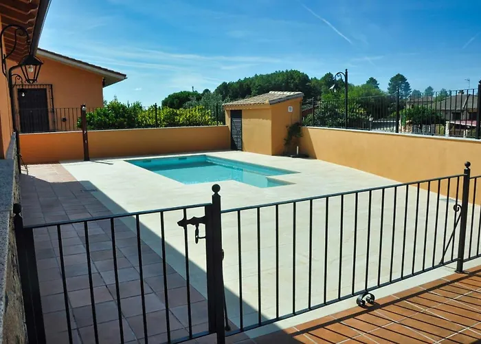 El Hojaranzo Con Encanto En Candeleda