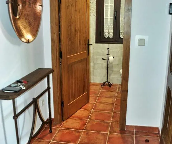 El Hojaranzo Con Encanto En Candeleda