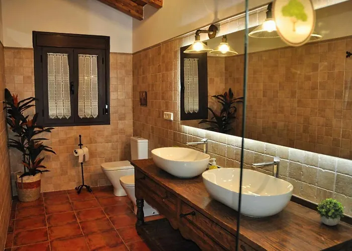 El Hojaranzo Con Encanto En * Candeleda