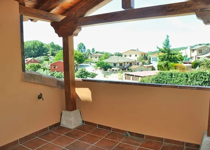 El Hojaranzo Con Encanto En Candeleda